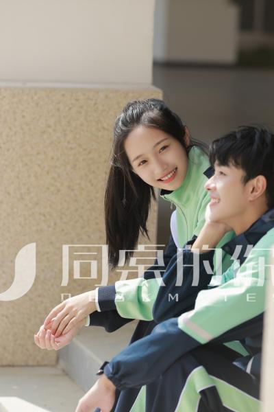 圣瀾服飾為你解答江蘇本地校服生產批發定做廠家哪家好